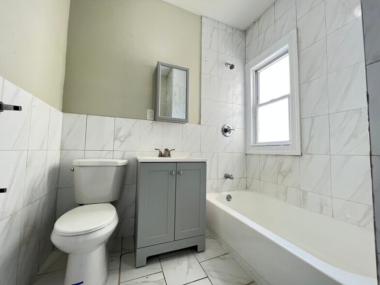 Unit 2 - 908 Bergen St