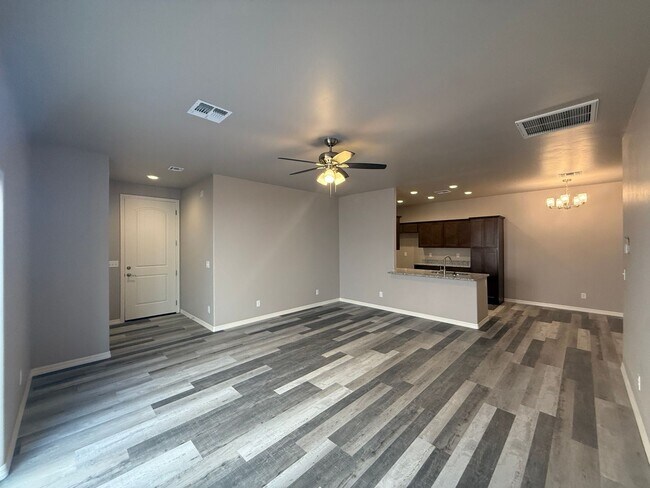 Building Photo - 3279 Tierra del Sol Dr
