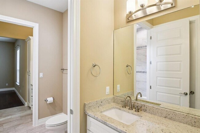 Building Photo - 124 Abamillo Dr