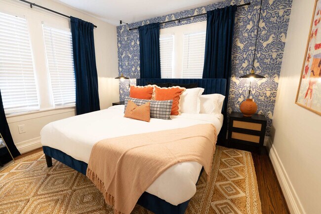 Building Photo - 725 Peddie St