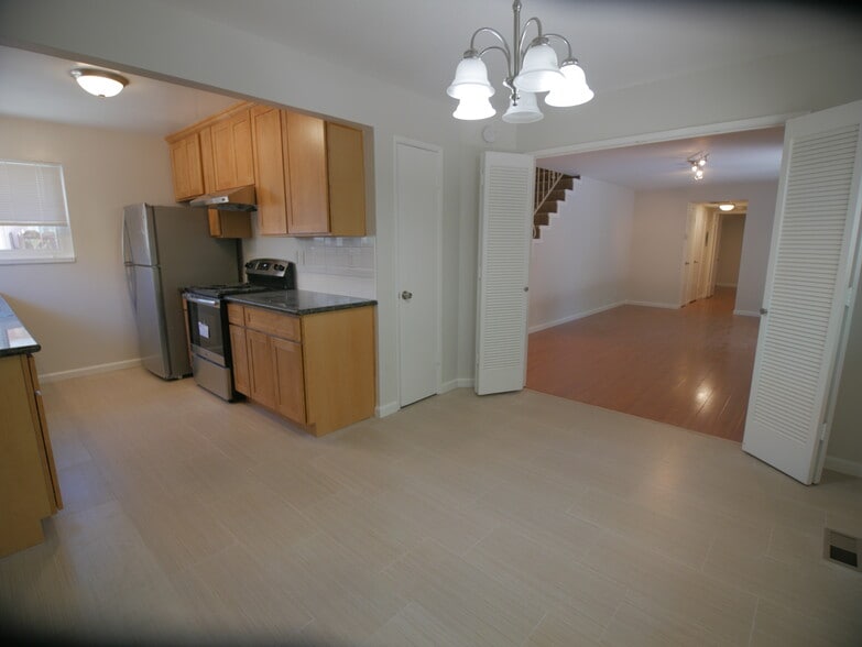 Building Photo - 1285 Manchester Dr