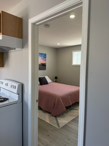 Building Photo - 438 N Park Ave