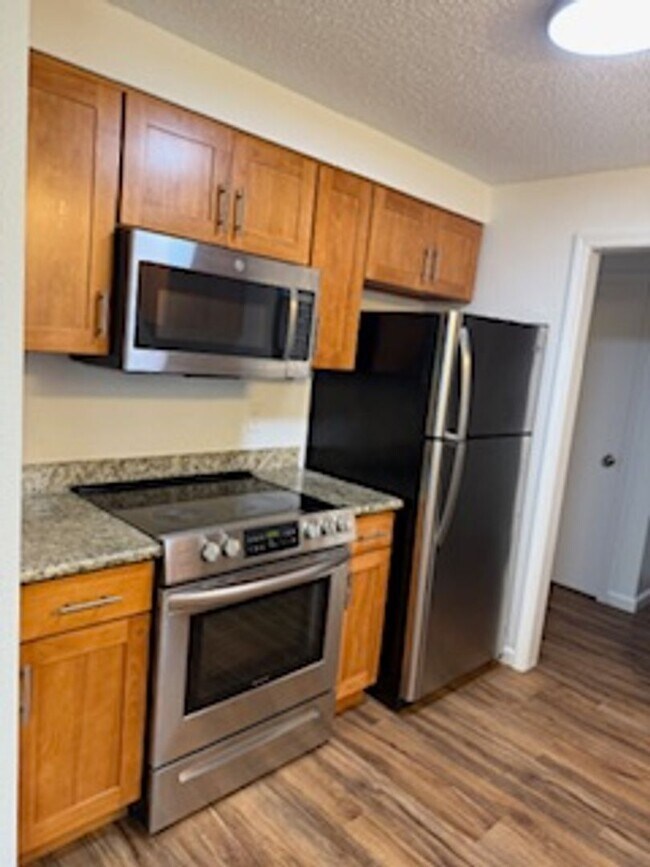 Building Photo - Central Lakes - Lakewood Duplex