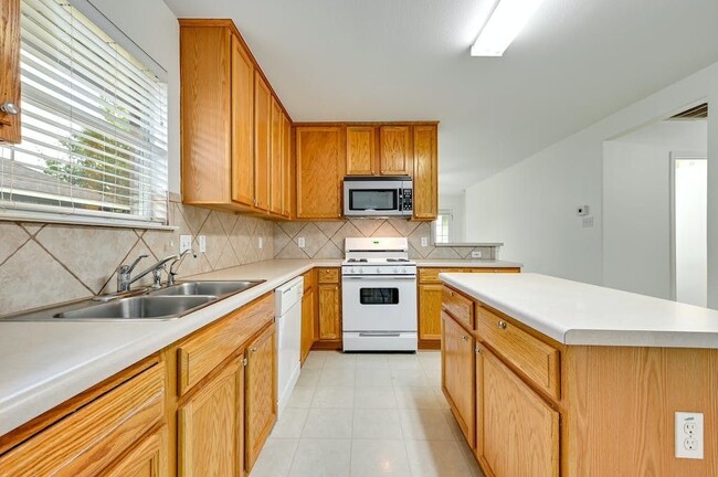 Building Photo - 308 Pheasant Ridge Dr