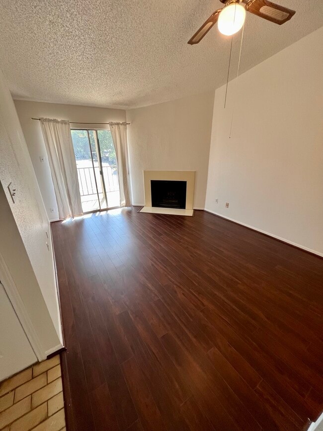 Building Photo - 2120 El Paseo St