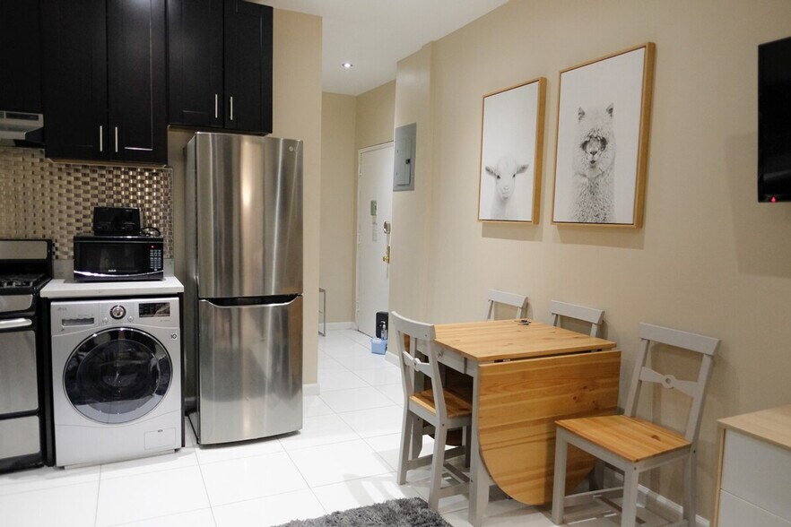 Building Photo - 5 W 101st St