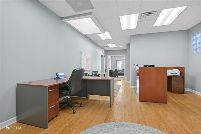 Building Photo - 202 W Main St