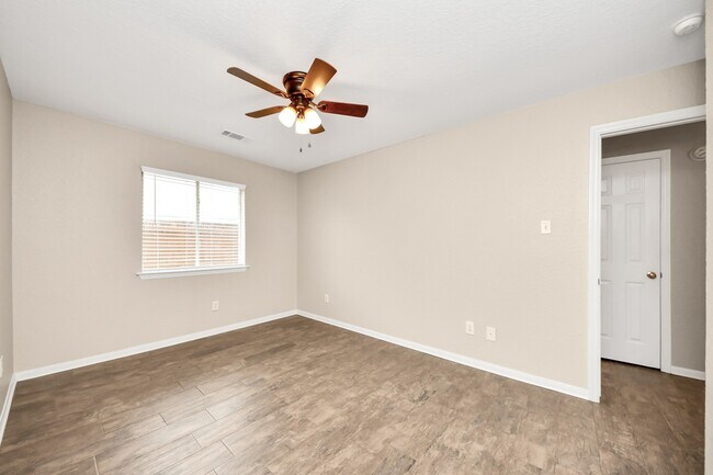 Building Photo - 14610 Hazy Ridge Ln