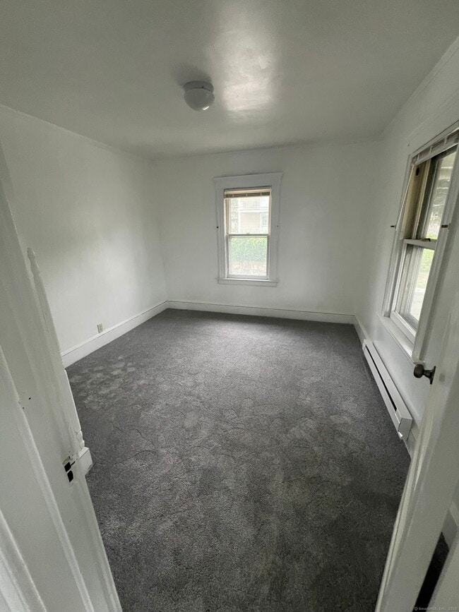 Building Photo - 133 Highland Ave