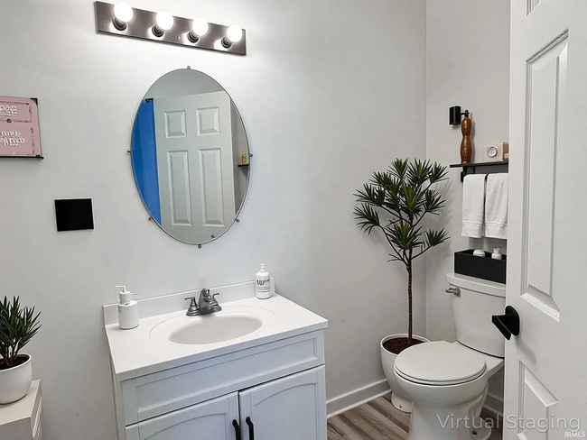 Building Photo - 733 S Armstrong St