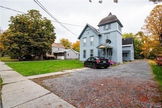 Building Photo - 616 Bronson St