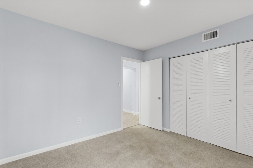 Building Photo - 500 Umstead Dr