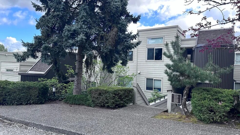 entrance to condo - 7445 Old Redmond Rd