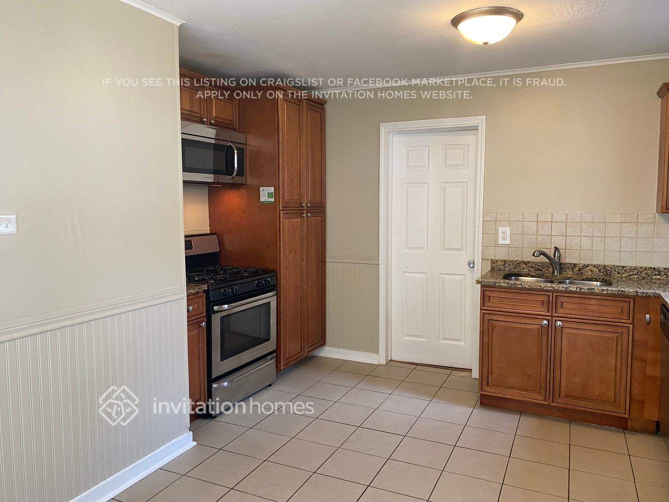 Building Photo - 9220 S 49th Ct