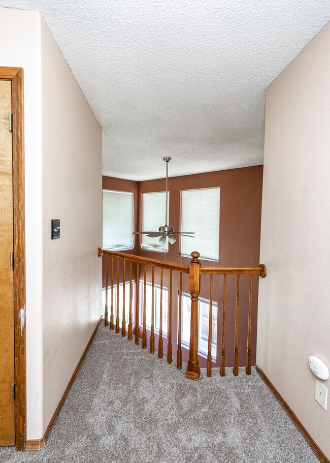 Building Photo - 4+ Bedroom Home in NE Colorado Springs!!