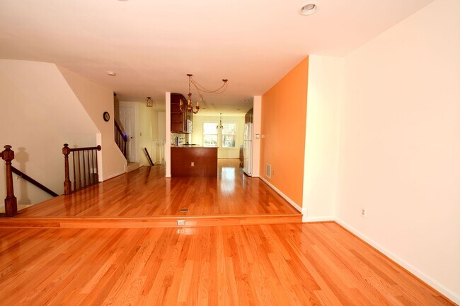 Building Photo - 7259 Swan Point Way