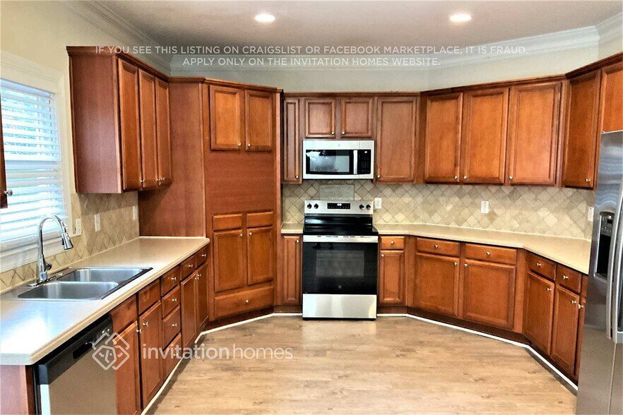 Building Photo - 660 Brittany Manor Ln