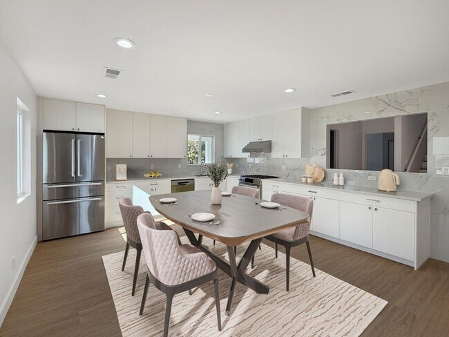 Building Photo - 2229 Pulgas Ave