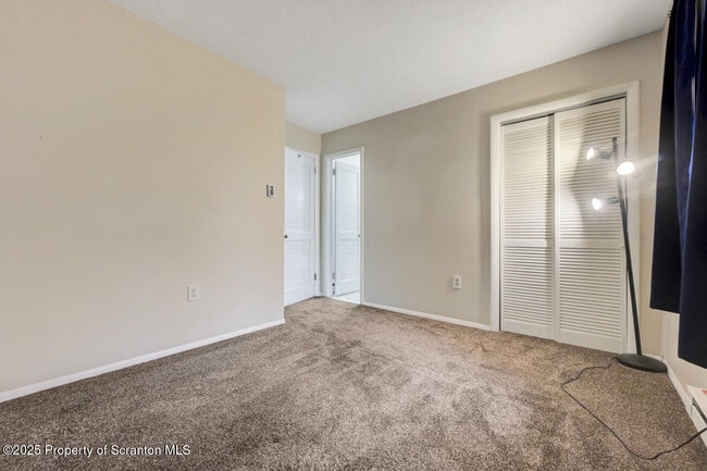 Building Photo - 300 Lake Rd