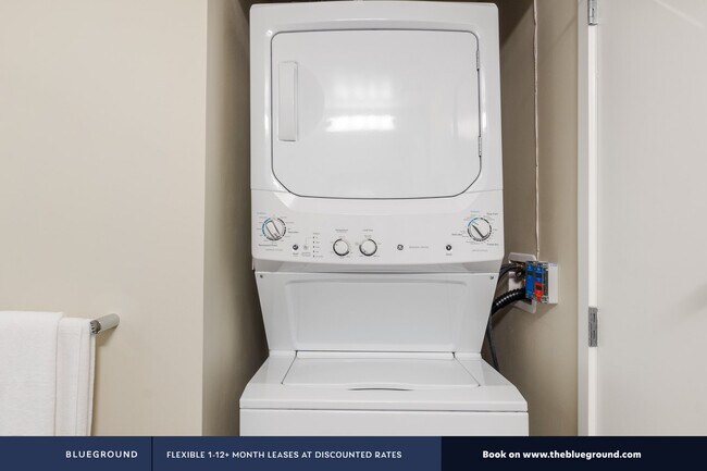 Building Photo - 800 Indiana St