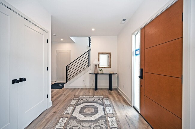 Building Photo - 3 Bed, 3.5 Bath - Modern, sleek & steps from Wasson Way!