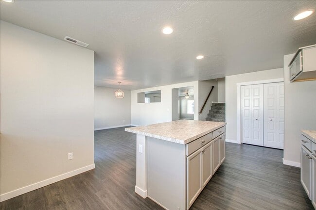 Building Photo - Two Story, Spacious Star Home!