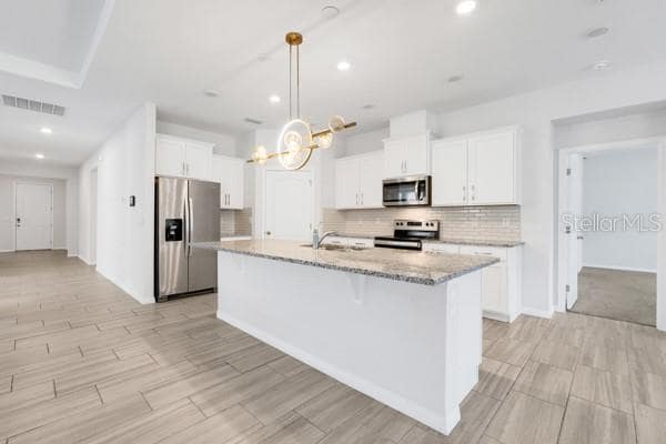 Building Photo - 2398 Greenwood Oak Dr