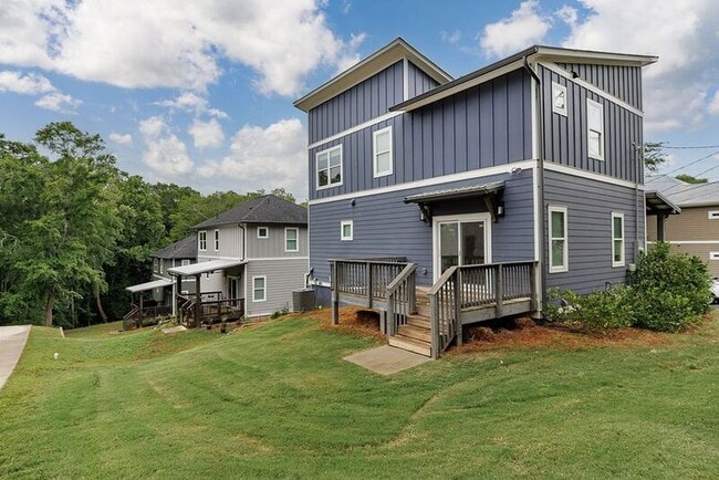 Building Photo - 125 Harper St