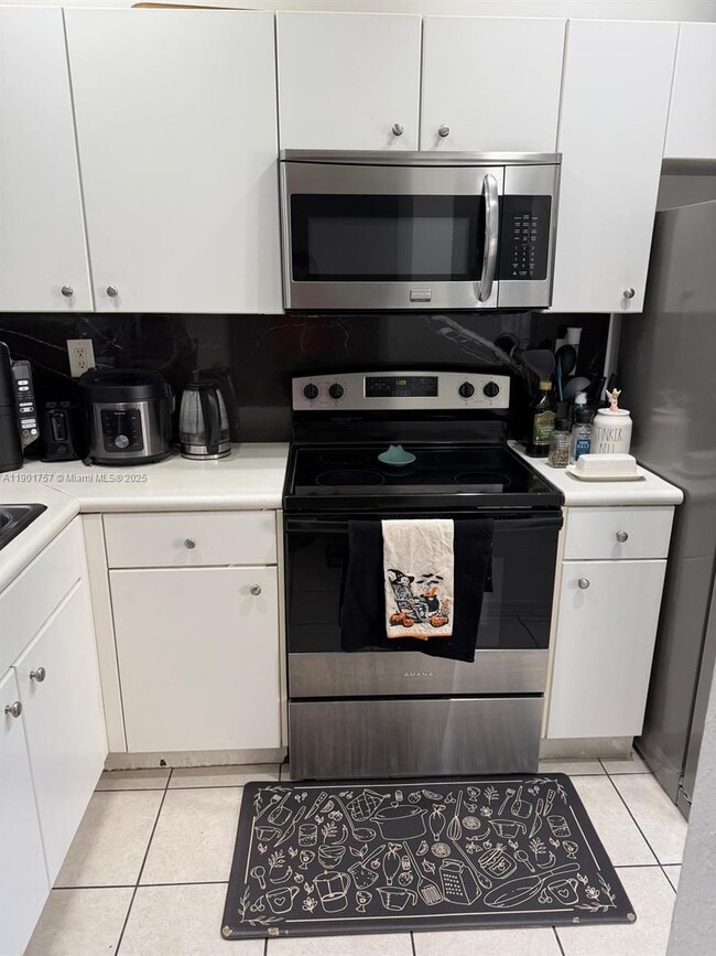 Building Photo - 5755 NW 115th Ct