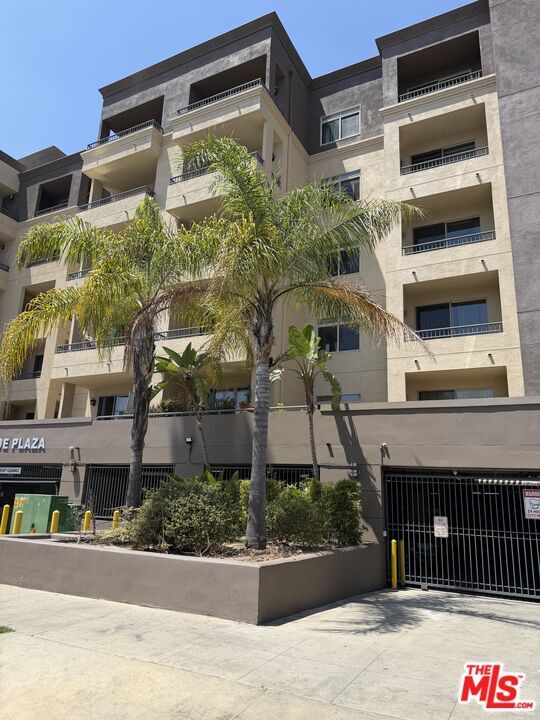 Building Photo - 991 Arapahoe St