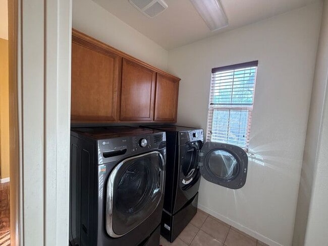 Building Photo - 7066 Sacred Cir