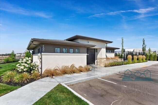 Building Photo - 1740 E State Ave