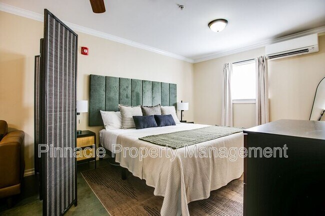 Building Photo - 350 W Ave L