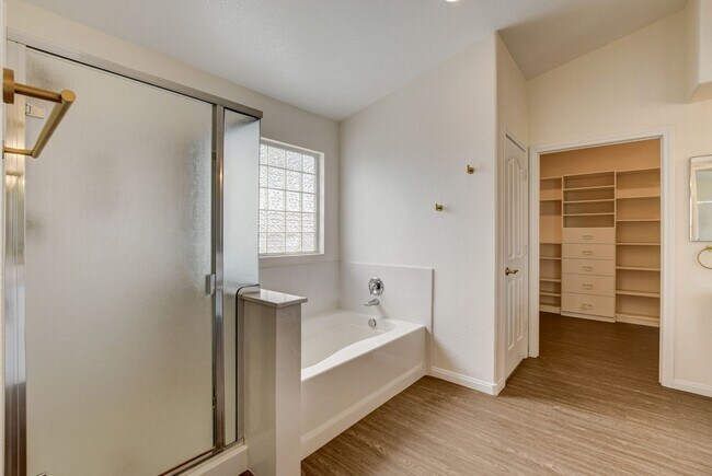 Building Photo - 8913 Arabian Filly Ave