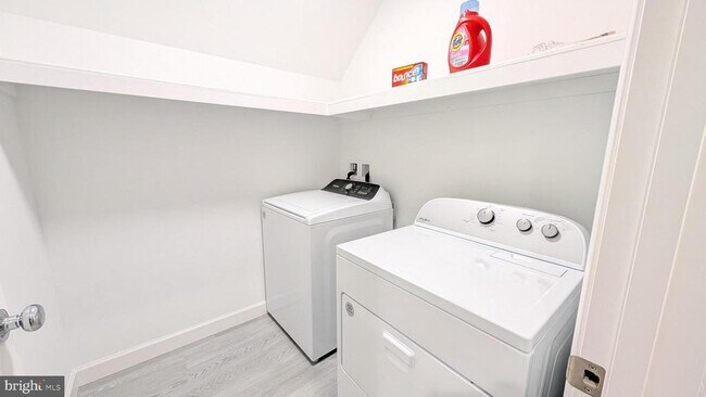 Building Photo - 2253 Papermill Rd