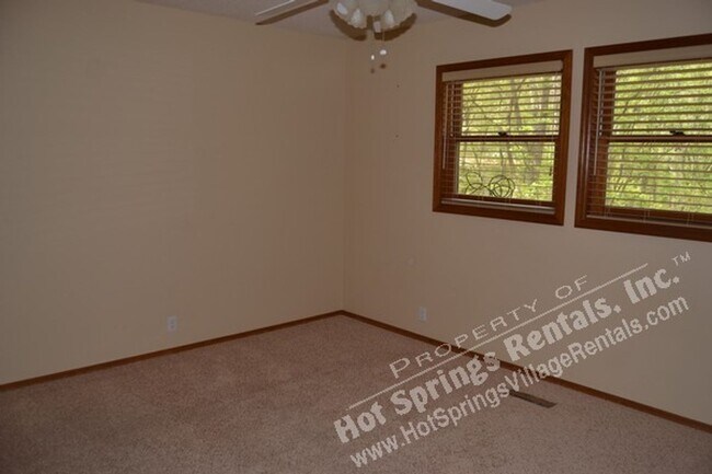 Building Photo - 9 Ona Cir