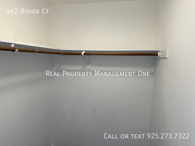 Building Photo - 462 Ribier Ct