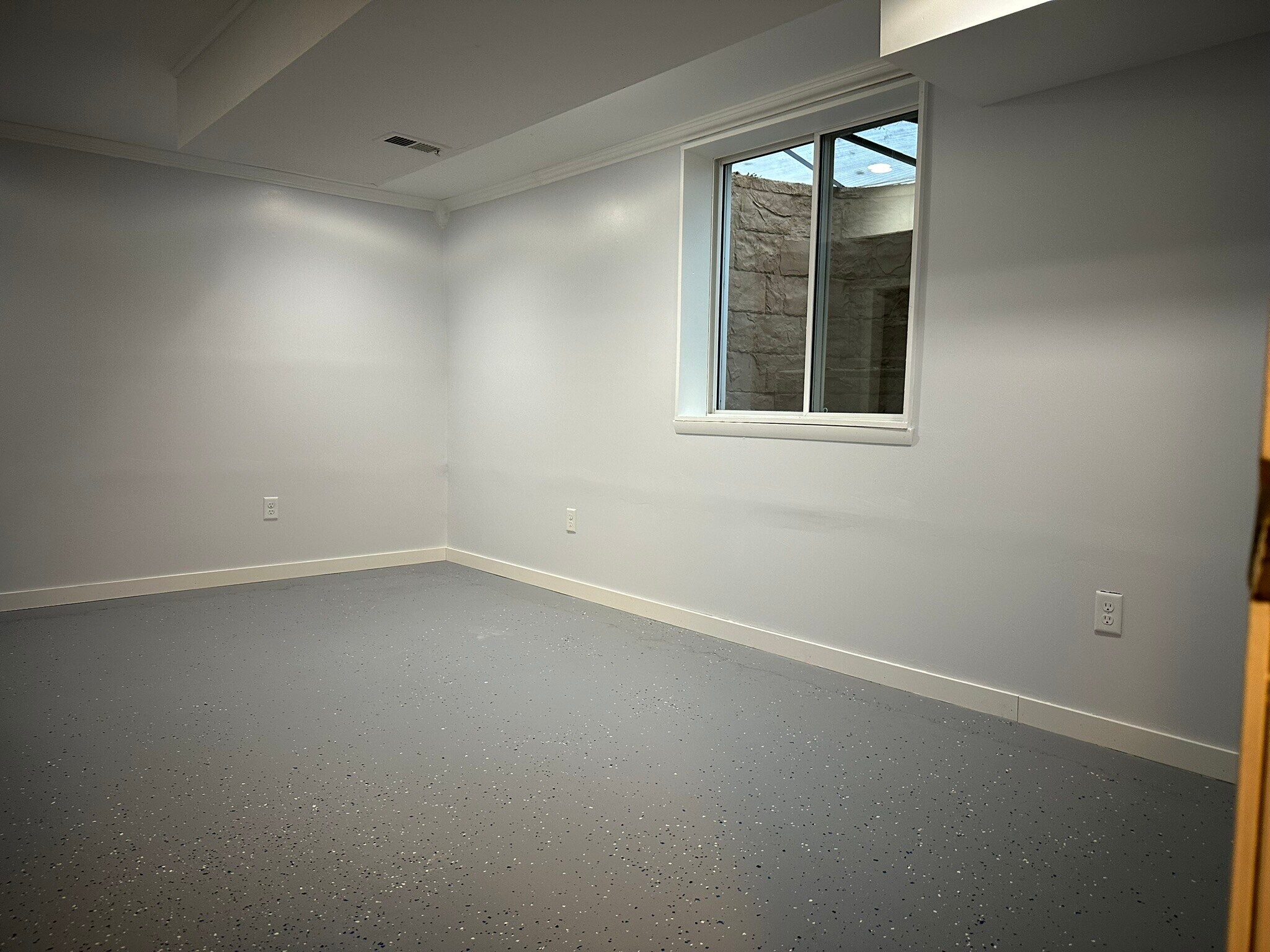Building Photo - 1621 Southridge Dr
