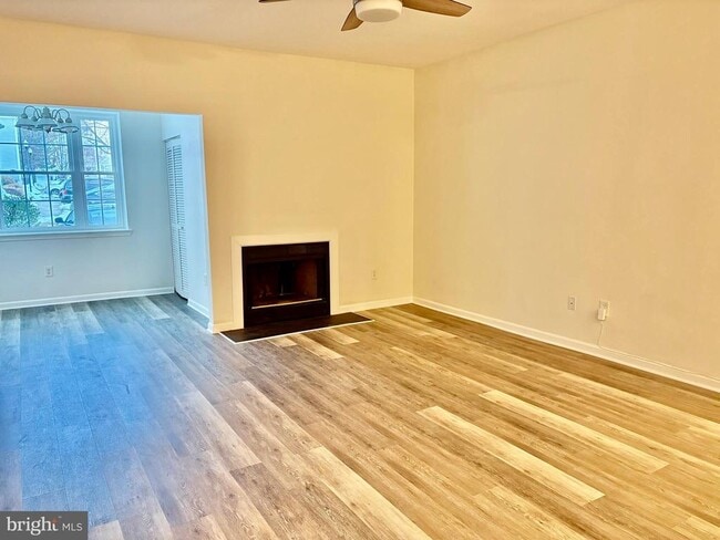 Building Photo - 606 Moonglow Rd