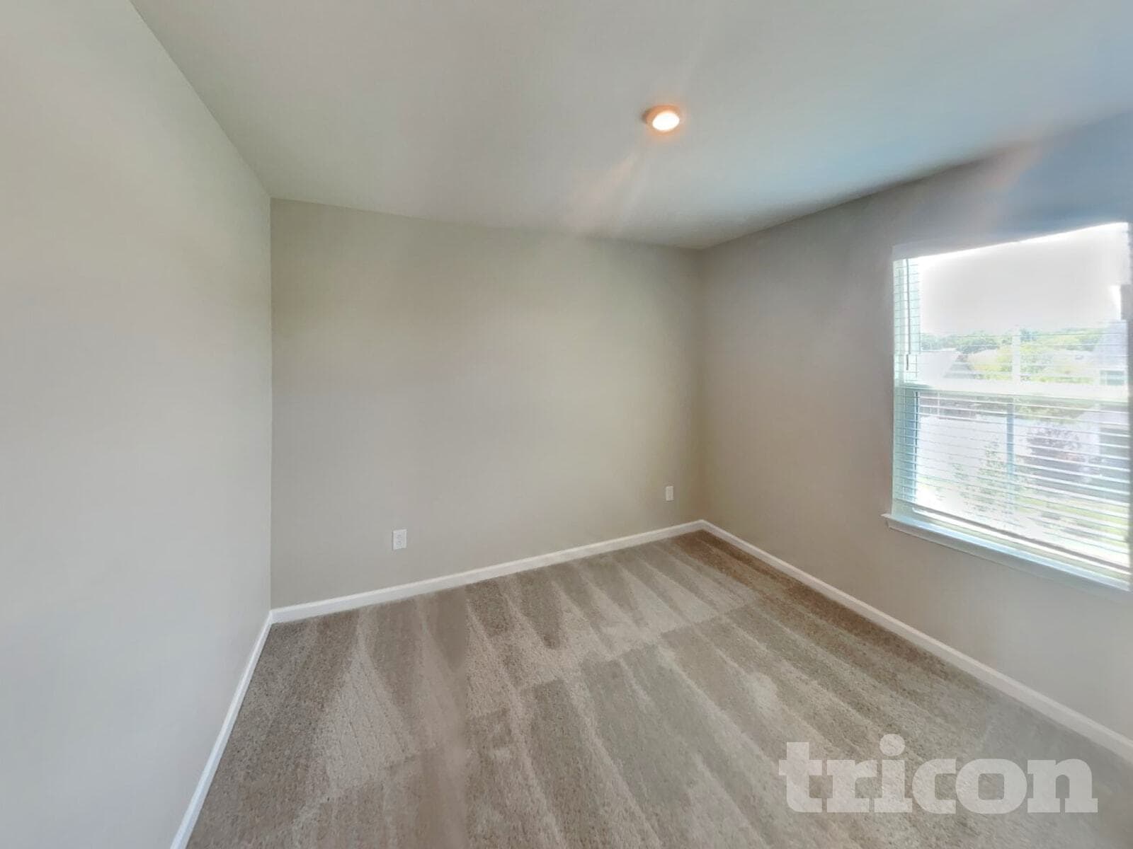 Building Photo - 833 Dean Dr