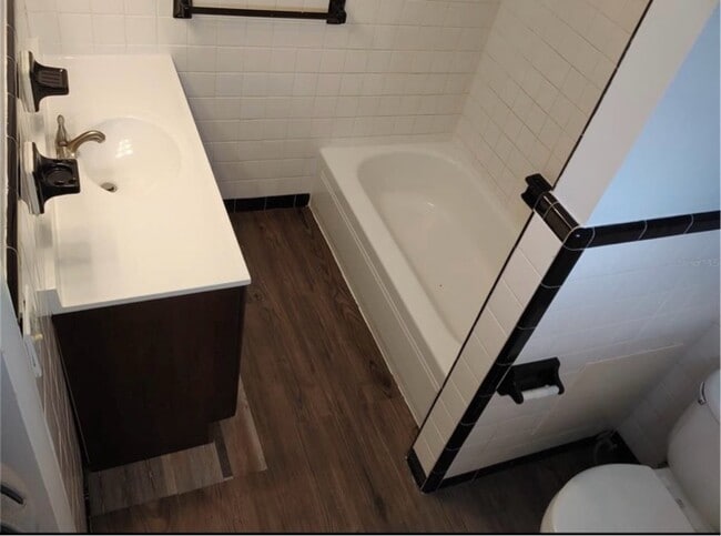 Building Photo - 5511 Playa Way