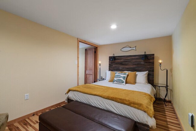 Building Photo - 11582 Washougal River Rd