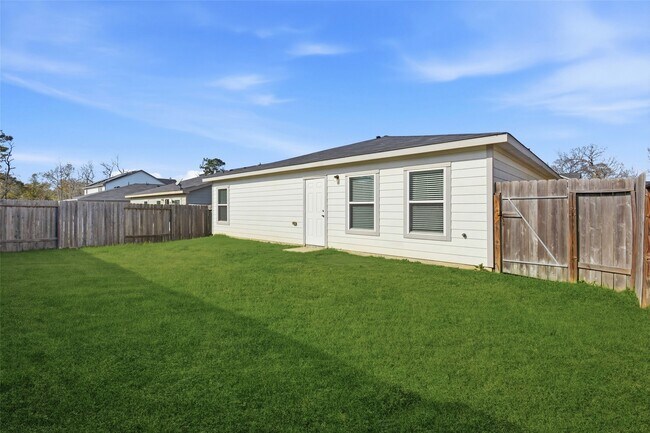 Building Photo - 15626 Del Norte Dr