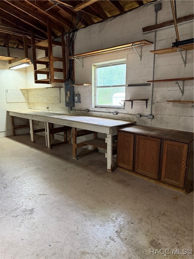 Building Photo - 6106 E Calico Ln