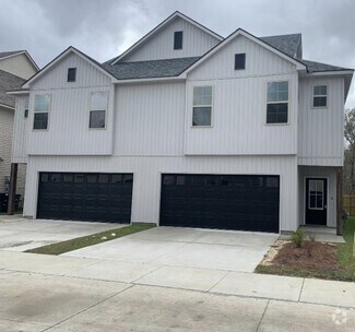 Building Photo - The Cottages at University Villas 3 bedroo...