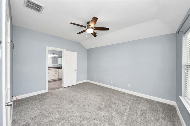 Building Photo - 333 Mammoth Springs Ln
