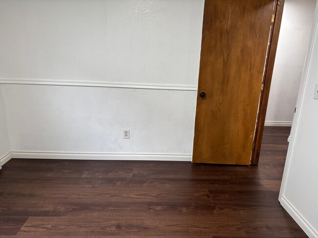 Building Photo - 1180 Golden Dawn Cir