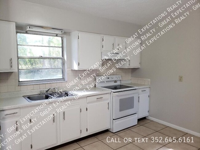 Building Photo - 1884 NE 77th St