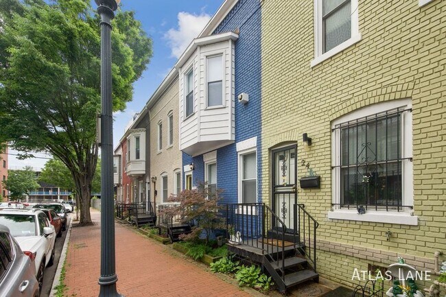 Building Photo - Waking Distance to Noma Metro Station and ...