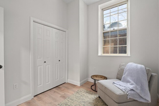 Building Photo - 65 Glen Rd